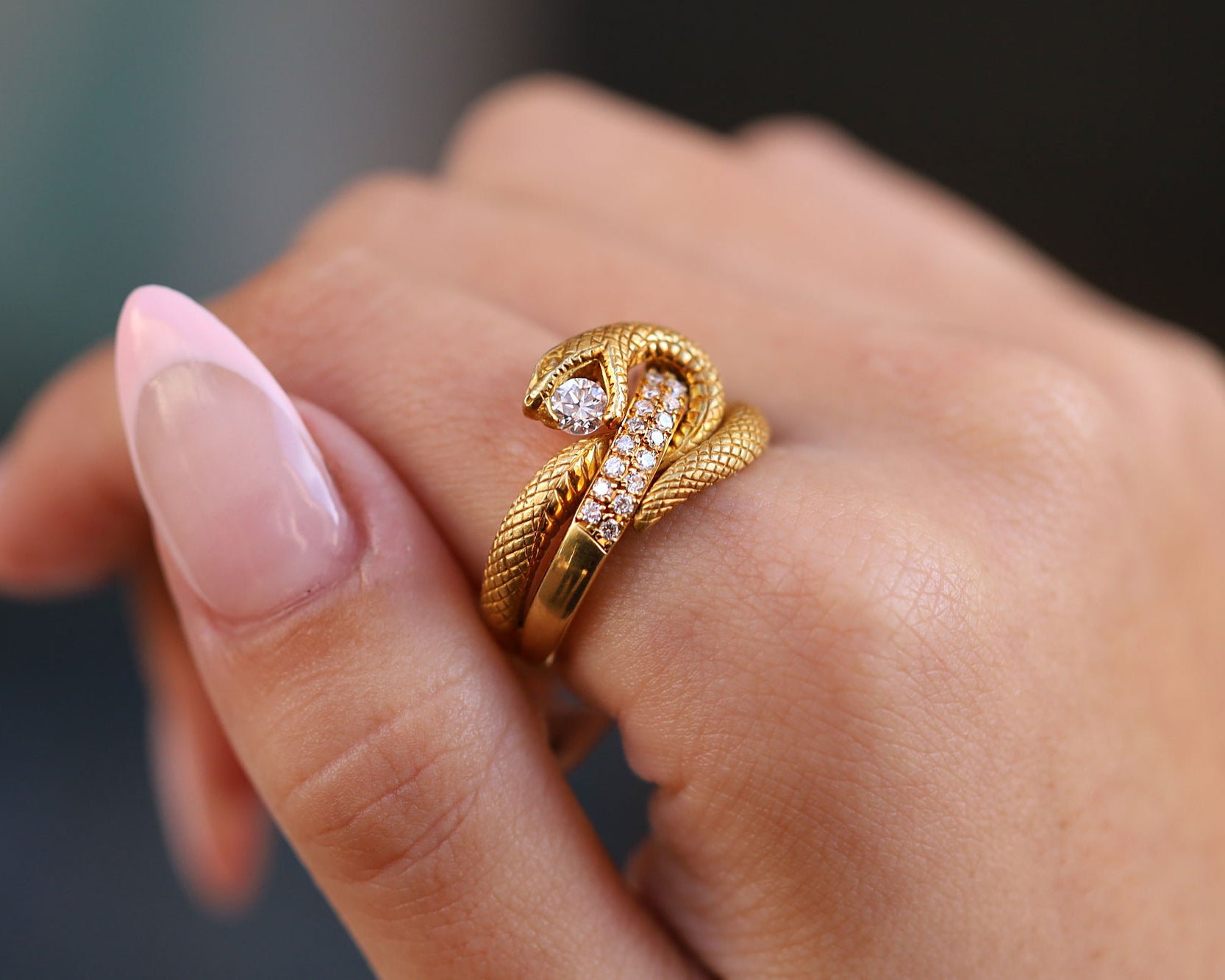 Vintage 0.52ctw Diamond Engraved Serpent Snake Ring