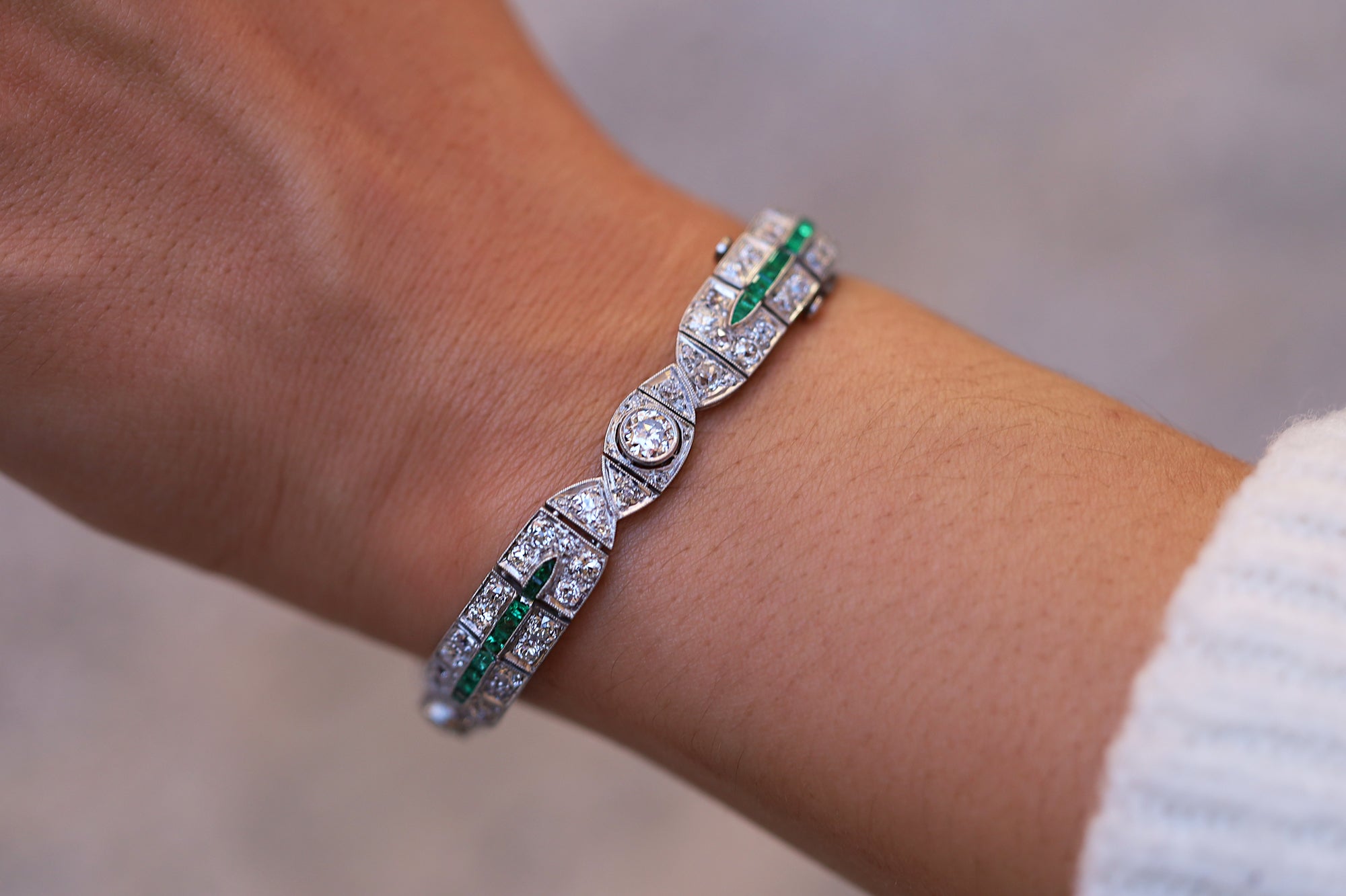 Art Deco Platinum 6 Carat Diamond and Calibré Emerald Bracelet