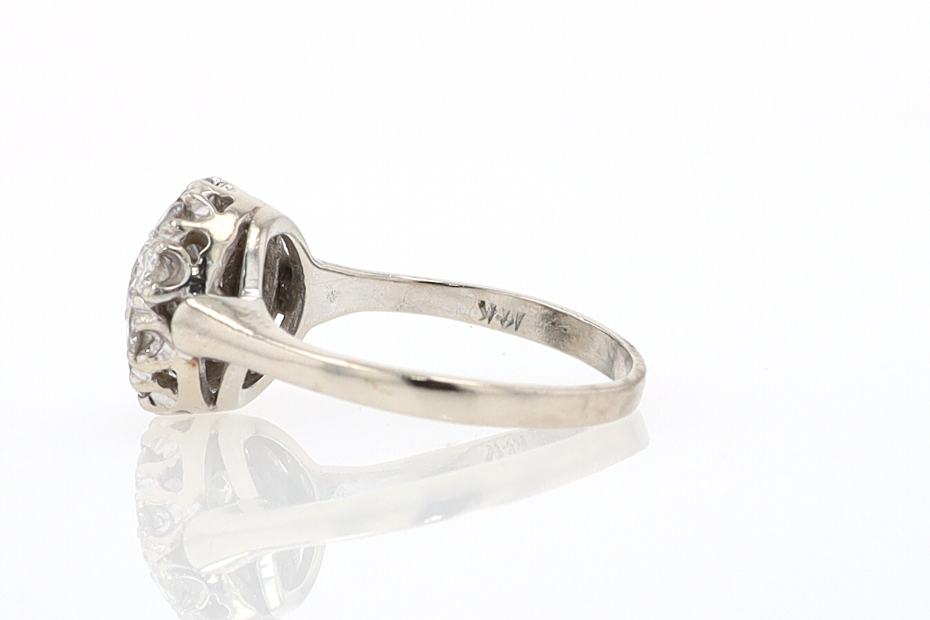 Art Deco 1.25 Carats Round Diamond Engagement Ring
